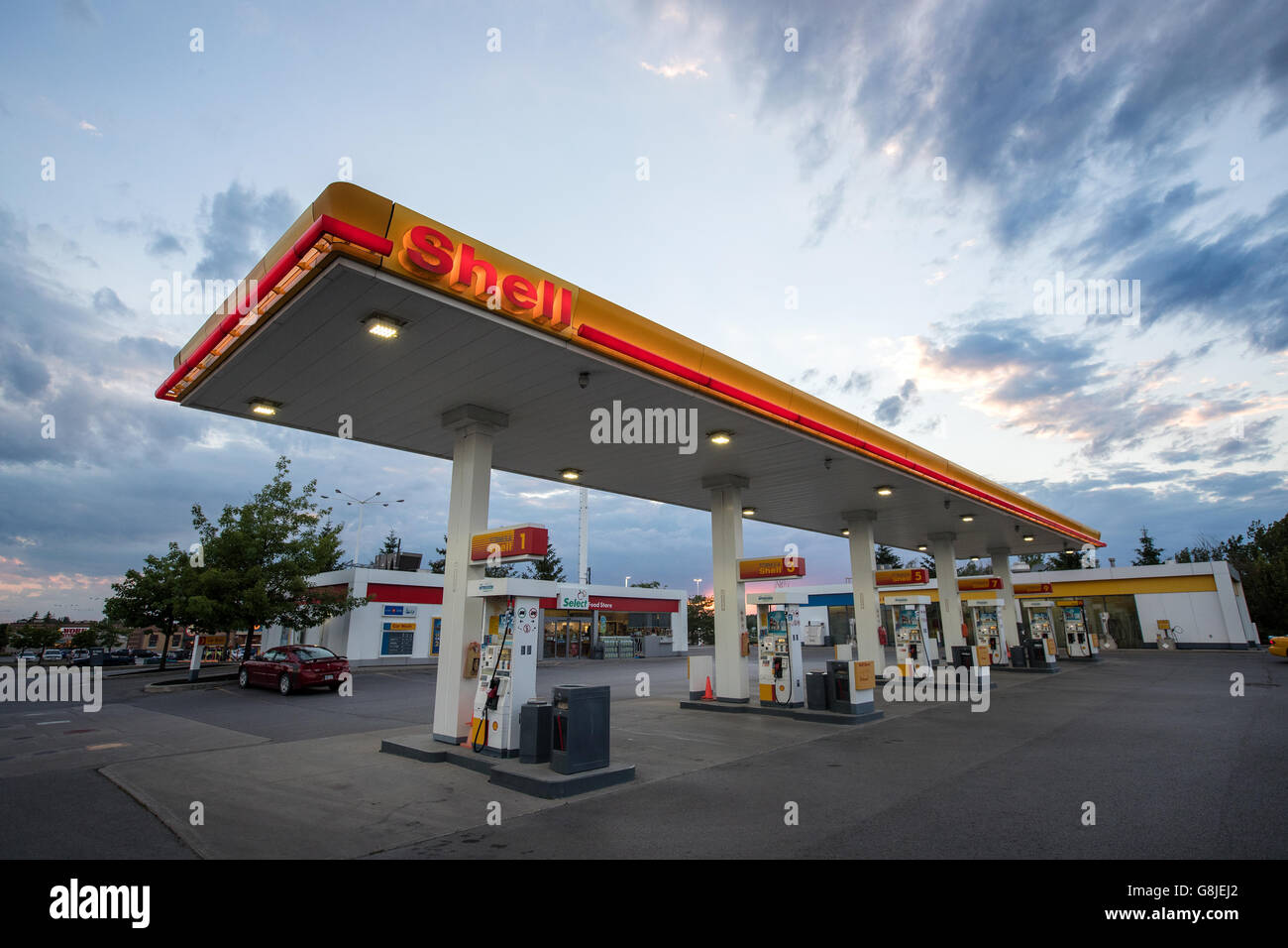 Shell gas station in Belleville, Ont., on June 27, 2016 Stock Photo Alamy