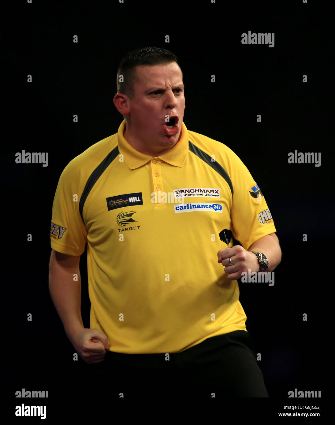 Dave chisnall celebrates during hi-res stock photography and images - Alamy