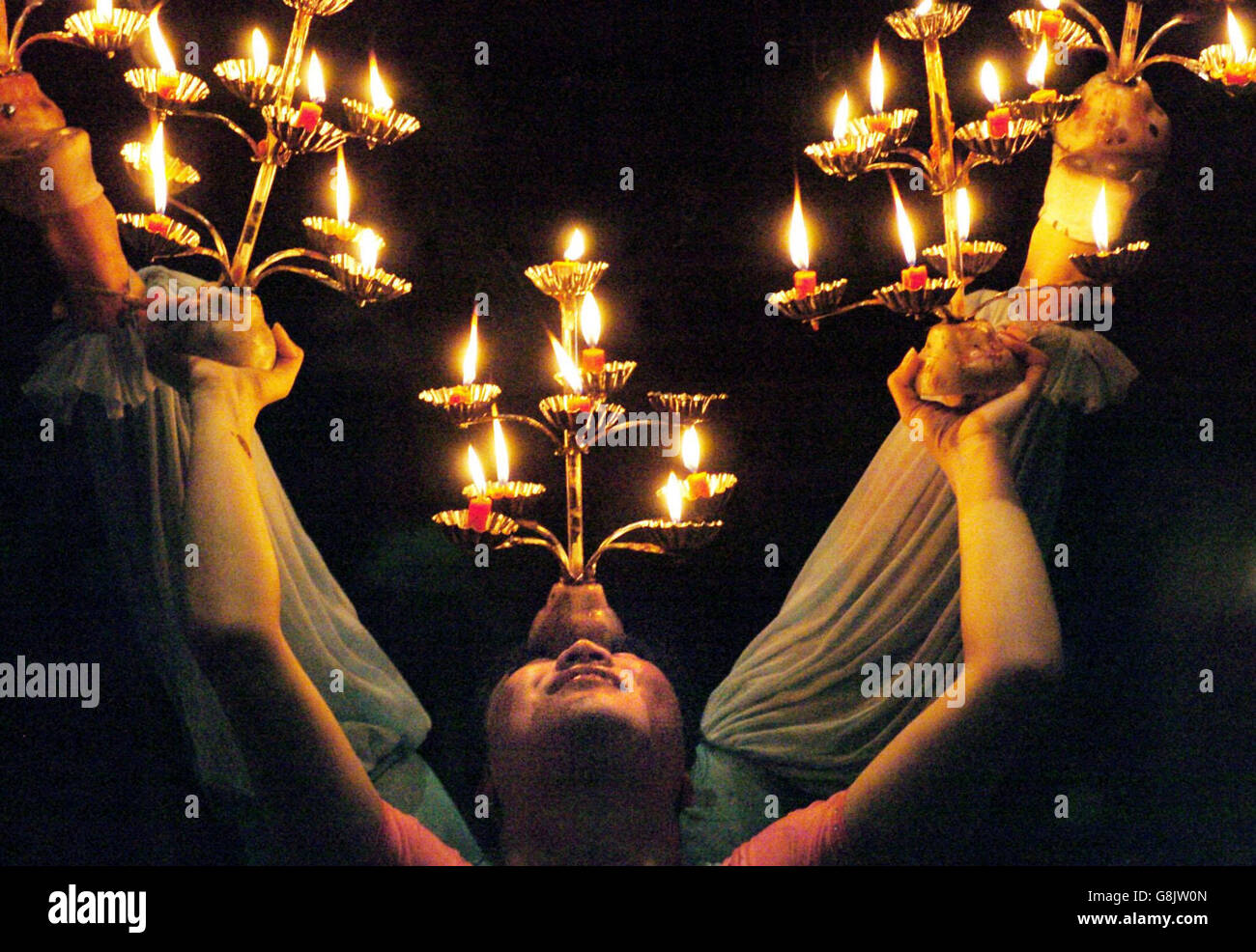 Chinese State Circus - Edinburgh Fringe festival Stock Photo - Alamy