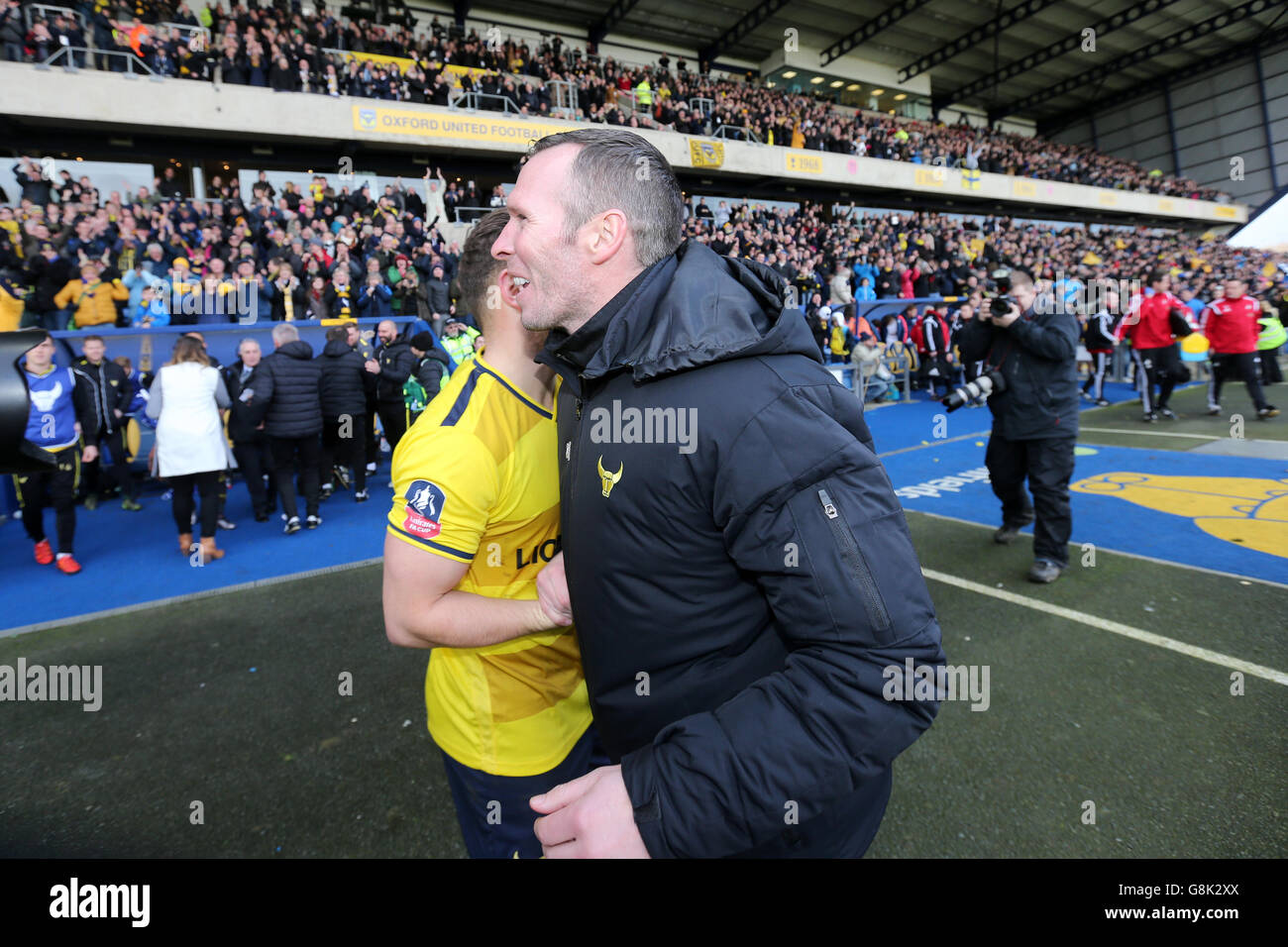Oxford United manager Michael Appleton celebrates at the final whistle during the Emirates FA Cup, third round match at the Kassam Stadium, Oxford. Stock Photo