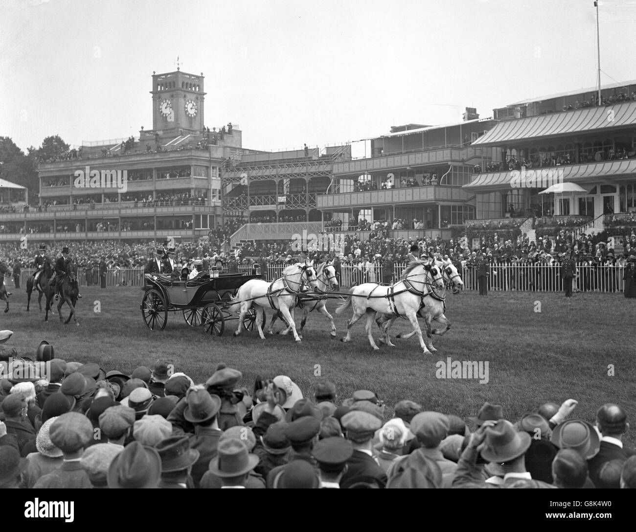 King queen mary arrive on the course at ascot hires stock