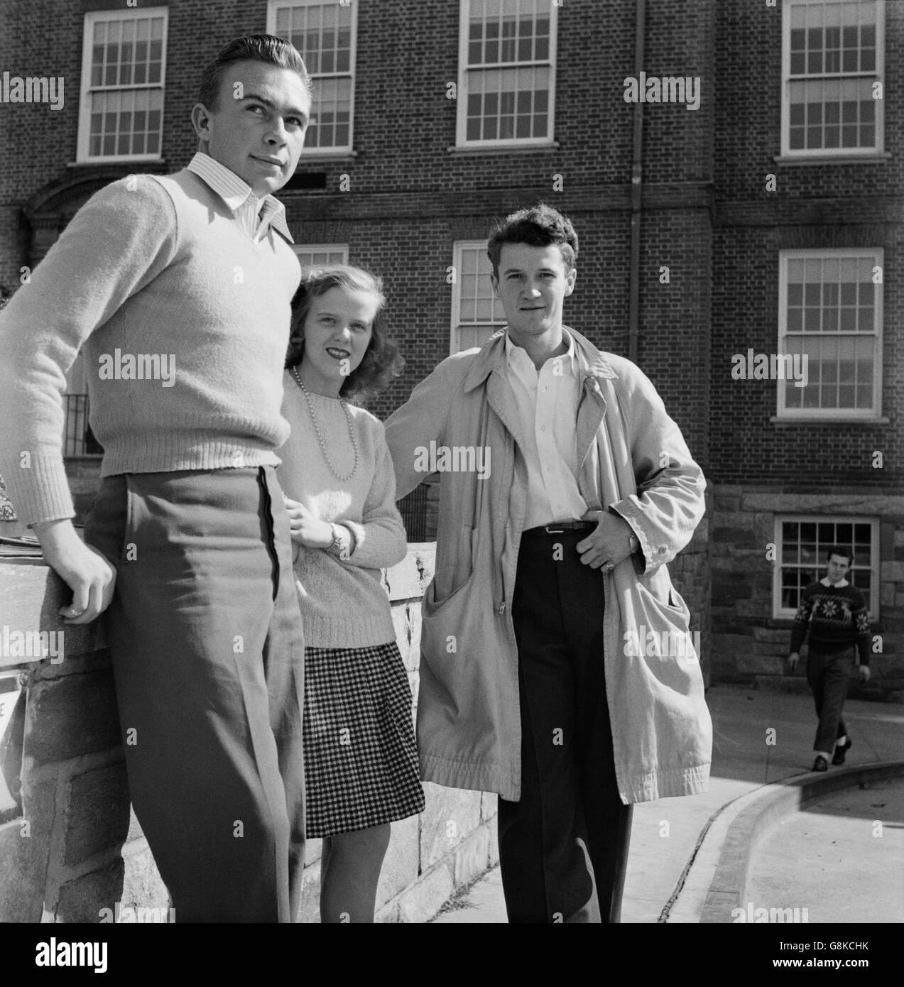 Three Students Standing outside High School, Washington DC, USA, Esther Bubley for Office of War Information, October 1943 Stock Photo