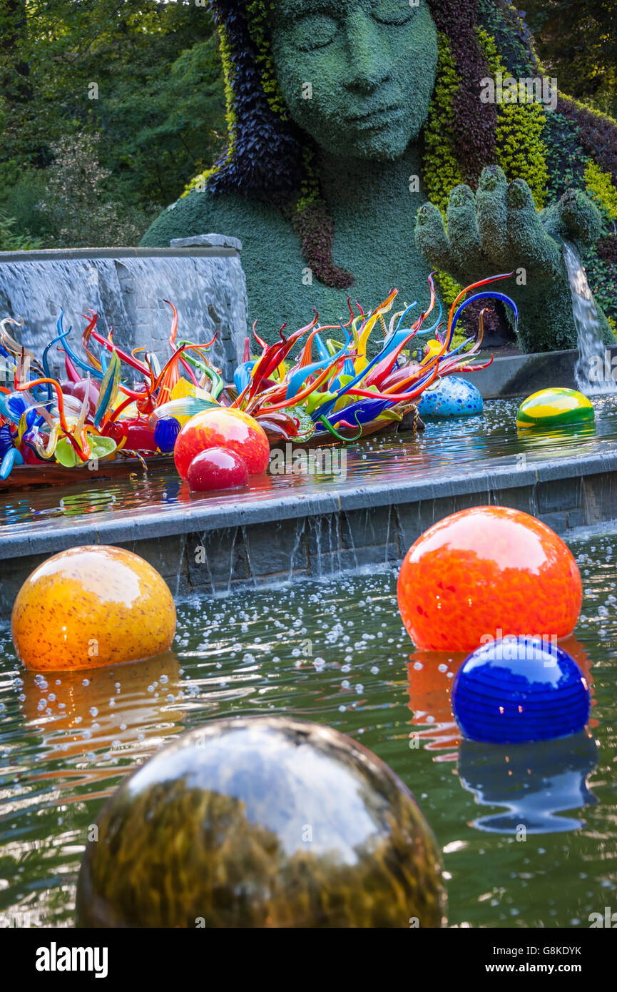 "Fiori Boat and Niijima Floats" glass sculpture by Dale Chihuly at