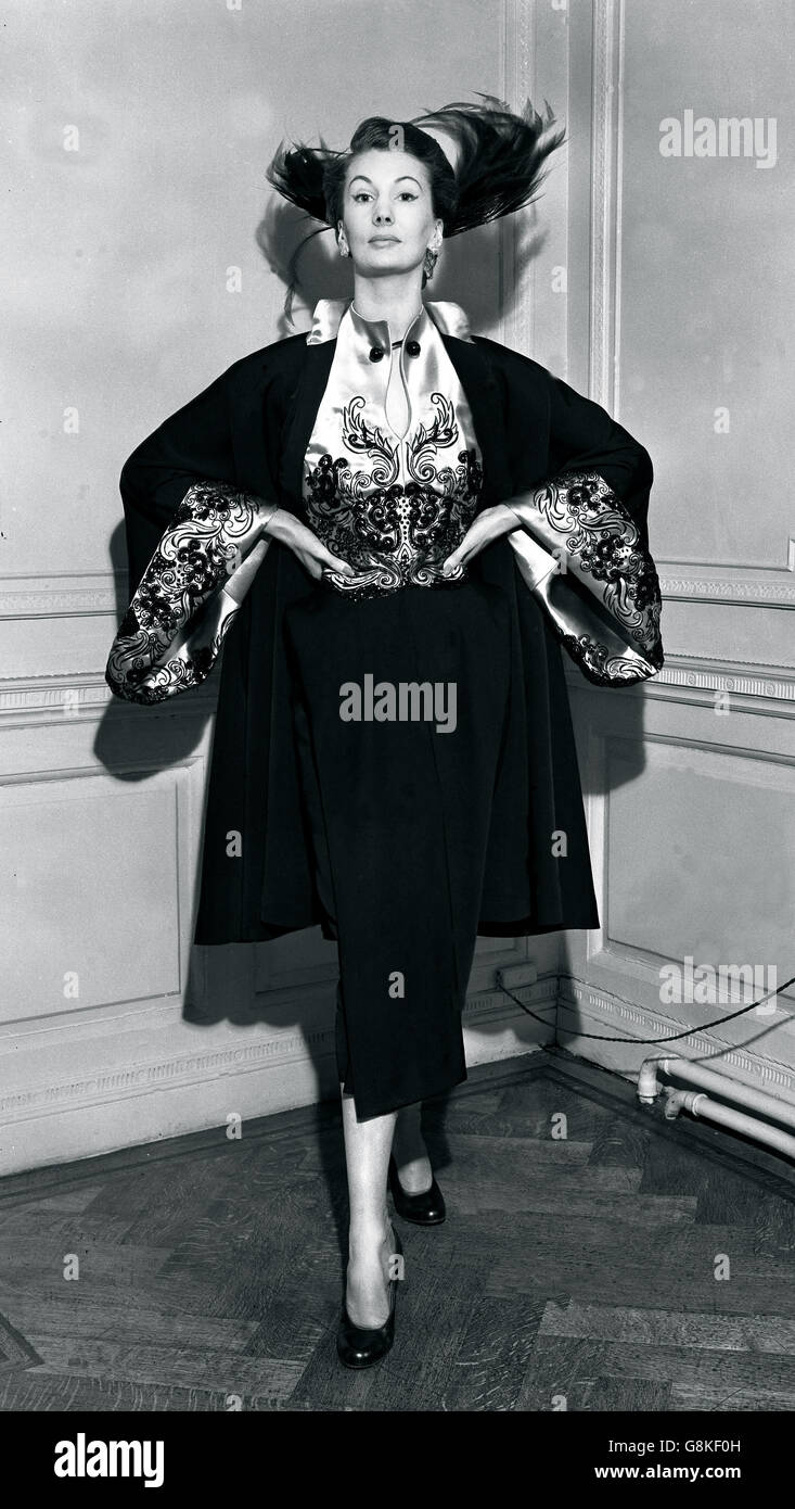 Fashion - Barbara Goalen - 1951 Stock Photo