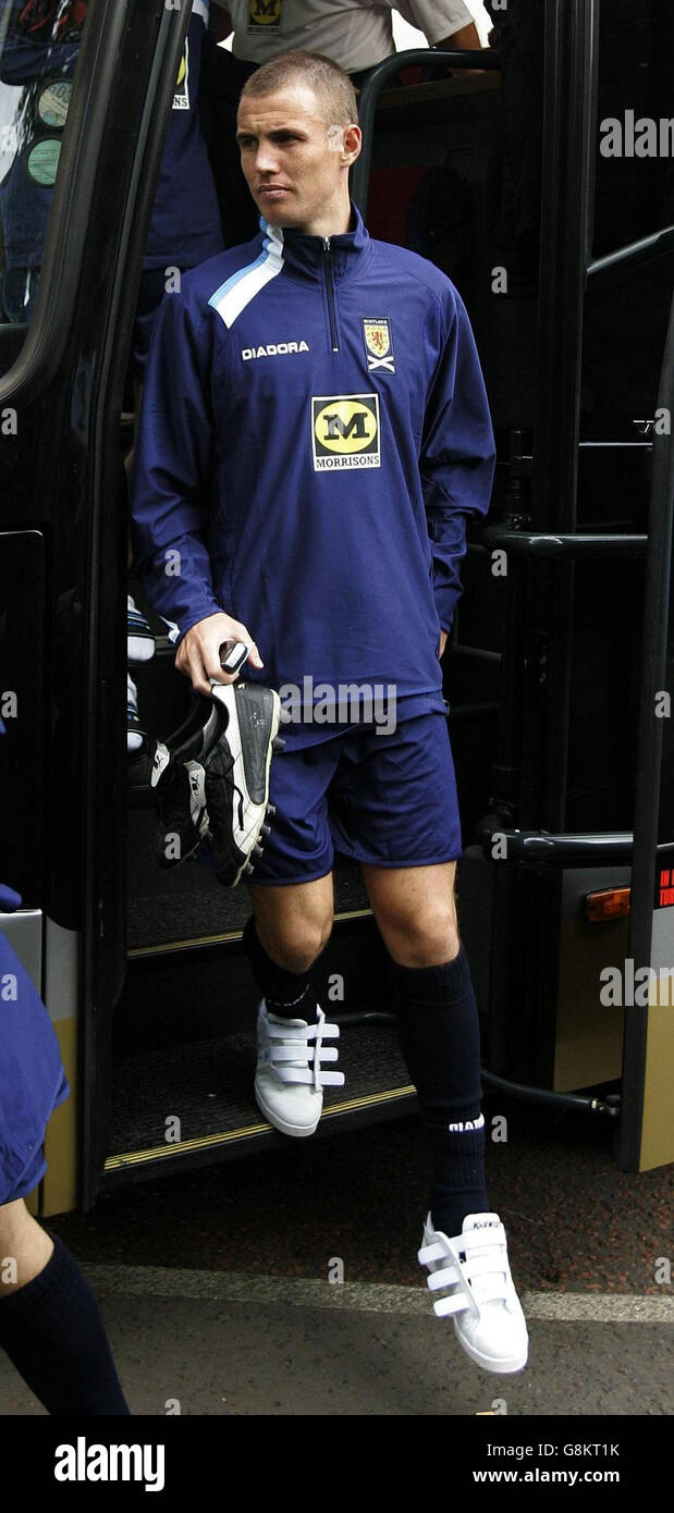 Scotland striker Kenny Miller arrives back from training at the team hotel at Cameron House on the banks of Loch Lomond, Friday September 2, 2005. Scotland play Italy in a World Cup qualifier at Hampden Park tomorrow. PRESS ASSOCIATION Photo. Photo credit should read: Andrew Milligan/PA. Stock Photo