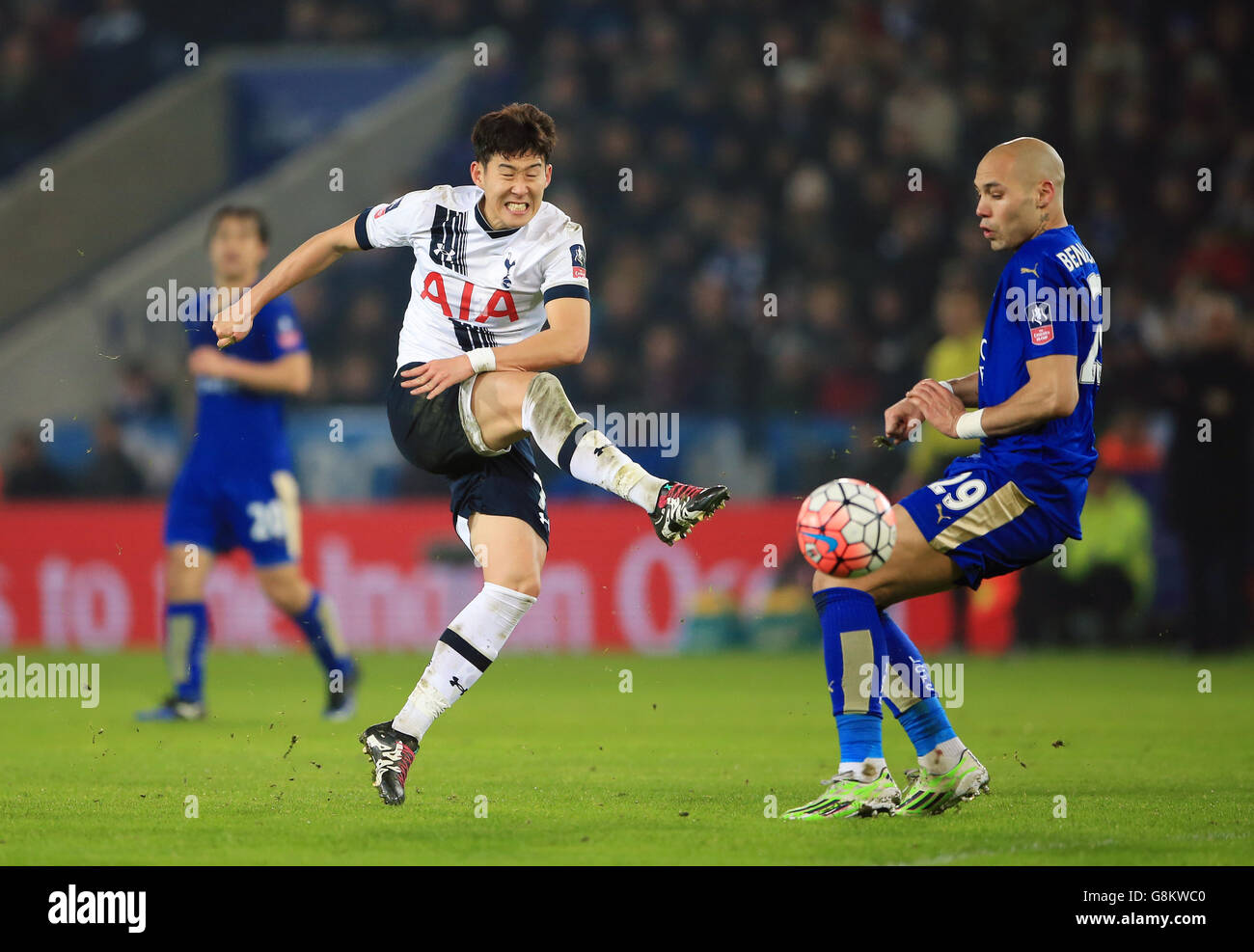 Tottenham Hotspur's Son Heung-Min (left) and Leicester City's Yohan Benalouane battle for the ball during the Emirates FA Cup, third round match at the King Power Stadium, Leicester. Stock Photo