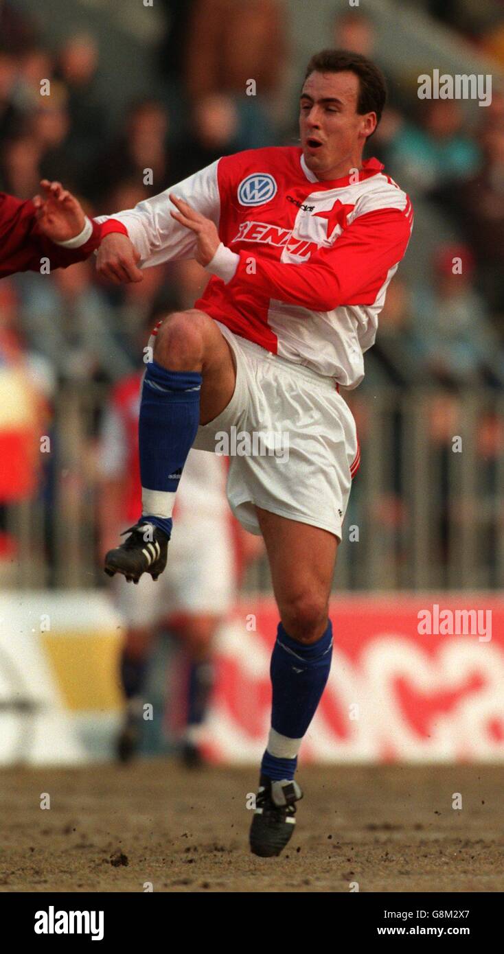 Czech Soccer - Sparta Prague v Slavia Prague. The Sparta Prague wall  defends a Slavia Prague free kick Stock Photo - Alamy