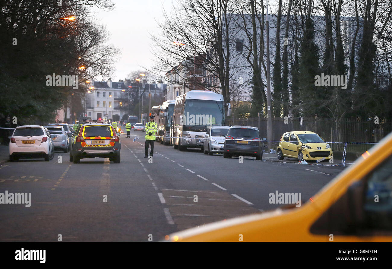 EDS NOTE NUMBER PLATE PIXELATED BY PA PICTURE DESK Police at the scene ...