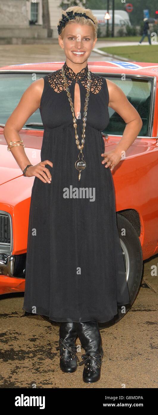 Gorgeous Actress Jessica Simpson As Daisy Duke General Lee