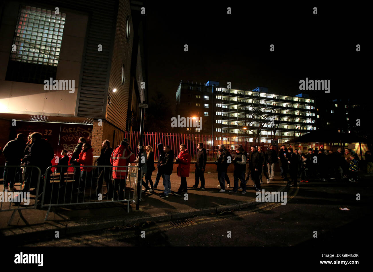 Queueing stadium hi-res stock photography and images - Alamy