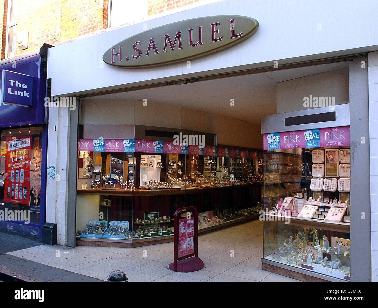H. Samuel shop in Kilburn. H. Samuel Stock Photo - Alamy