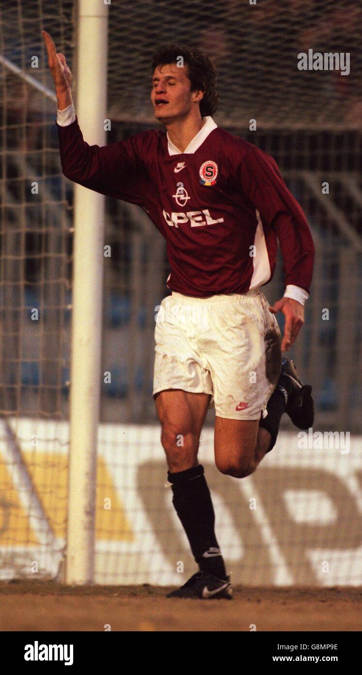 Czech Soccer - Sparta Prague v Slavia Prague. Radek Bejbl, Slavia Prague  (right Stock Photo - Alamy