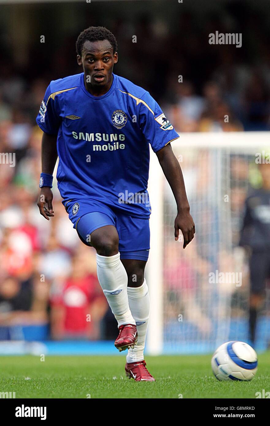 Soccer - FA Barclays Premiership - Chelsea v Arsenal - Stamford Bridge. Michael Essien, Chelsea Stock Photo