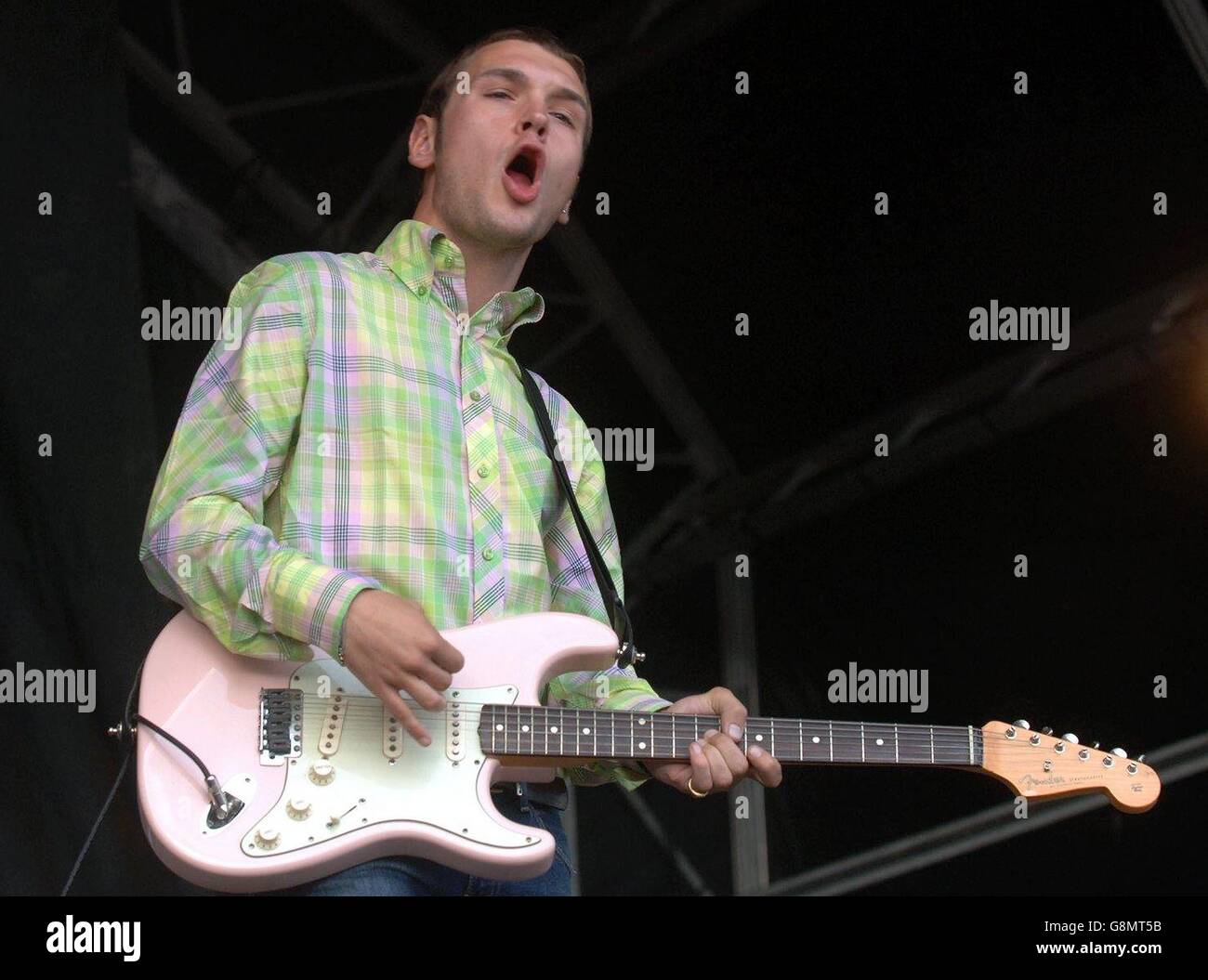 Ordinary boys on channel 4 stage performing v festival hi-res stock  photography and images - Alamy