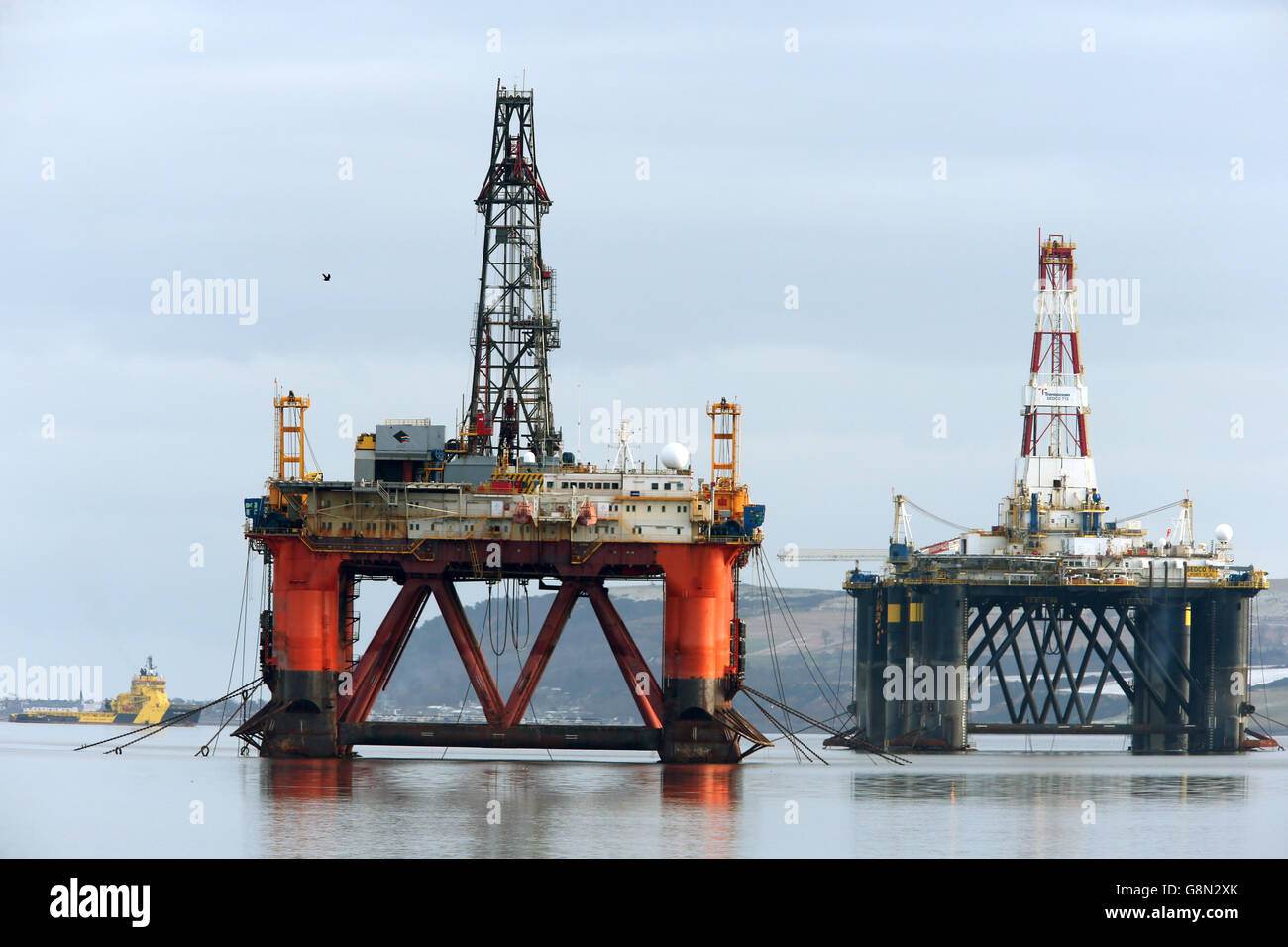 Oil rigs in Cromarty Firth Stock Photo - Alamy