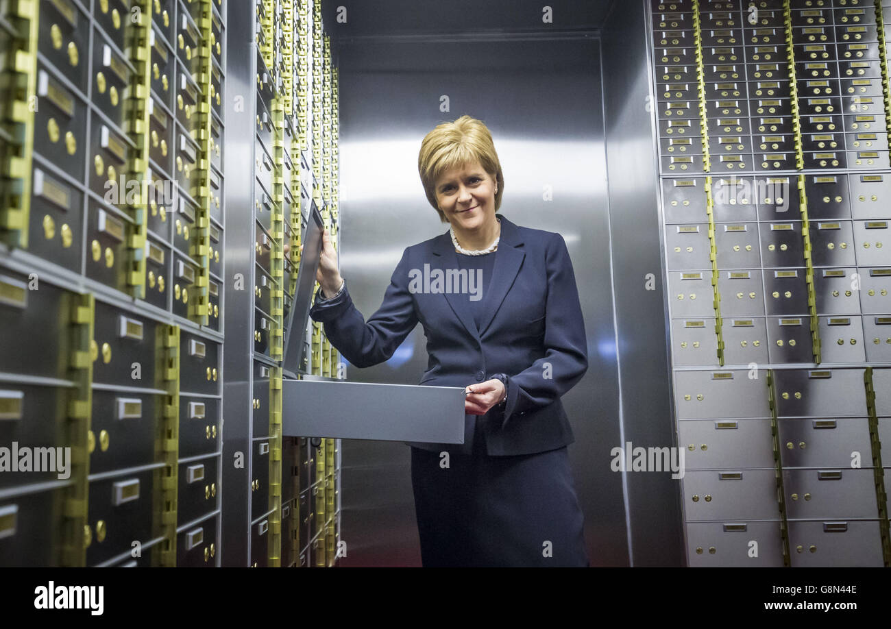 Glasgow Vaults opening Stock Photo Alamy