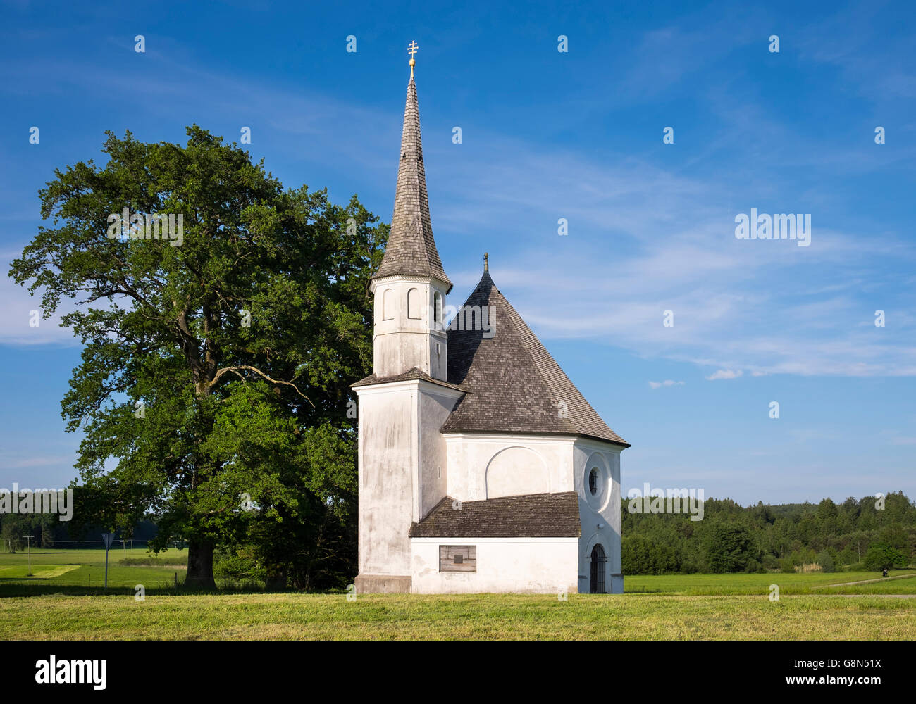St. Leonhard chapel in Harmating, Egling, Upper Bavaria, Bavaria, Germany Stock Photo