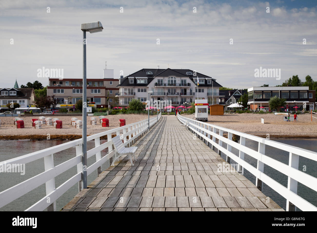 The coast and a pier, Niendorf, Timmendorfer Strand, Bay of Luebeck, Baltic Sea, Schleswig-Holstein Stock Photo