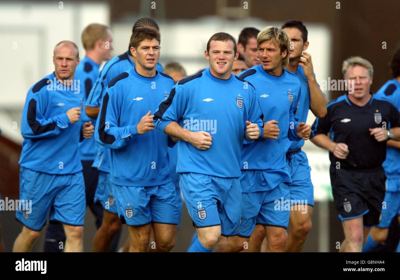 Soccer - FIFA World Cup 2006 Qualifier - Group Six - Northern Ireland v England - England Training - Windsor Park Stock Photo