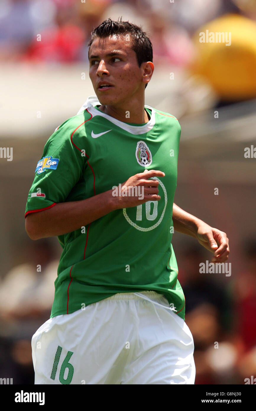 Soccer - CONCACAF Gold Cup 2005 - Group C - Mexico v Guatemala - Los Angeles Memorial Coliseum Stock Photo