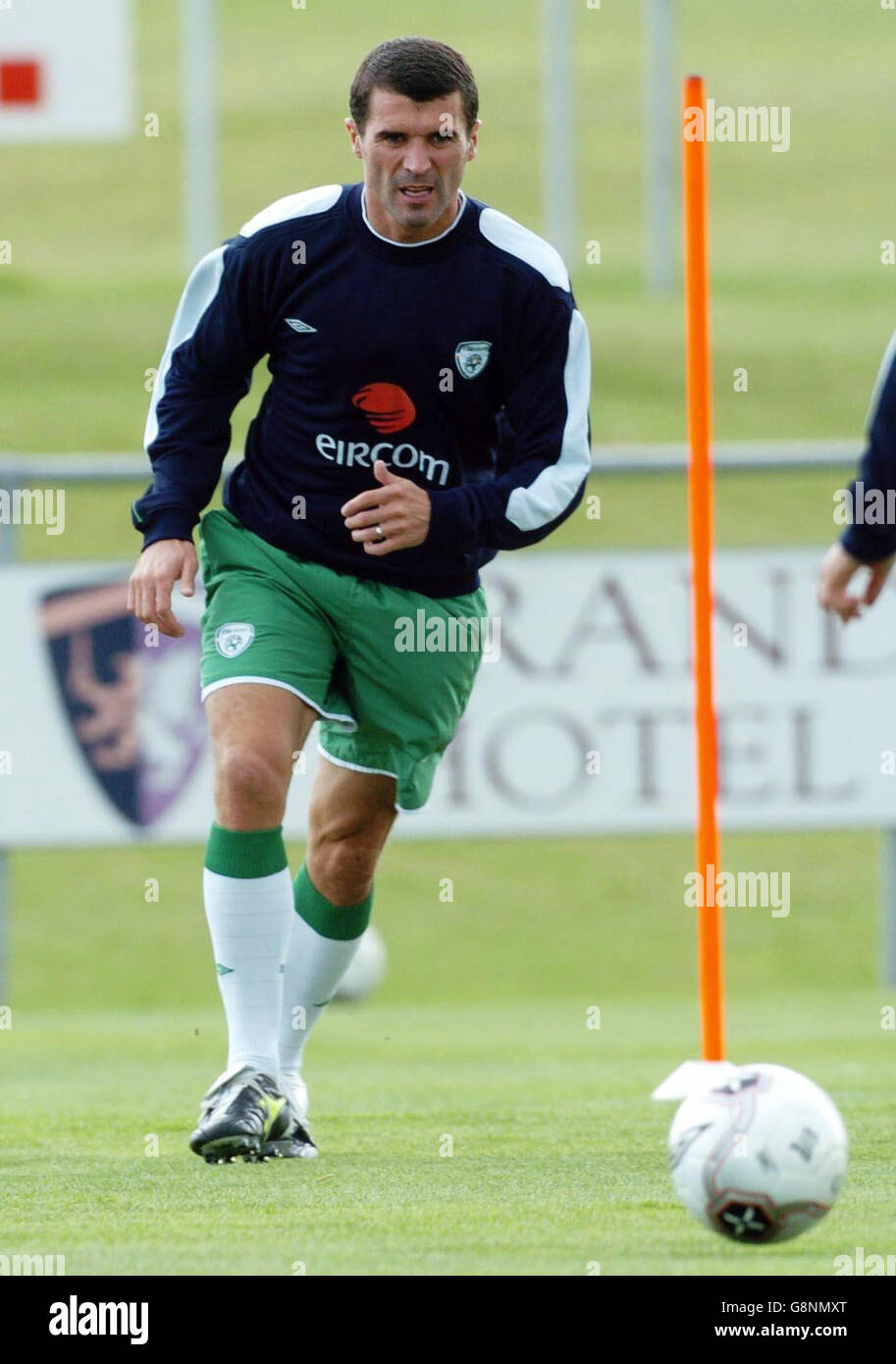 Republic of Ireland's Roy Keane during a training session at Malahide FC soccer ground, Dublin, Friday September 2, 2005. Republic of Ireland are to face France in their World Cup qualifier on Wednesday. PRESS ASSOCIATION Photo. Photo credit should read: Haydn West/PA. Stock Photo