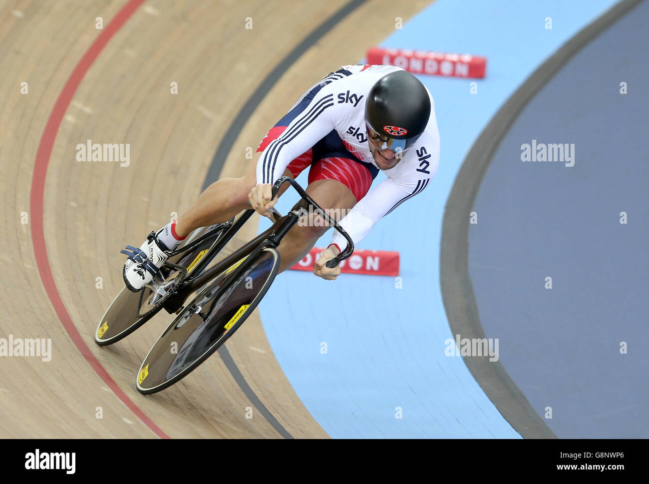 Great Britain's Callum Skinner during the Men's Sprint qualifying during day three of the UCI Track Cycling World Championships at Lee Valley VeloPark, London. Stock Photo