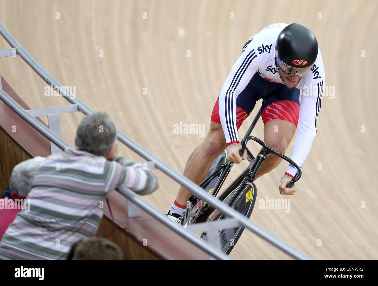 Great Britain's Callum Skinner during the Men's Sprint qualifying during day three of the UCI Track Cycling World Championships at Lee Valley VeloPark, London. PRESS ASSOCIATION Photo. Picture date: Friday March 4, 2016. See PA story CYCLING World. Photo credit should read: Tim Goode/PA Wire. RESTRICTIONS: , No commercial use without prior permission, please contact PA Images for further information: Tel: +44 (0) 115 8447447. Stock Photo