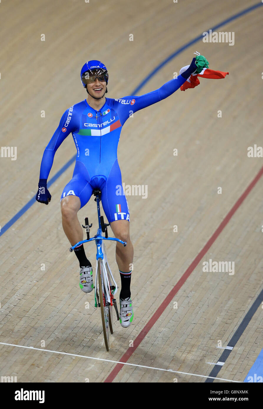 Italy's Filippo Ganna celebrates winning gold in the Men's Individual ...