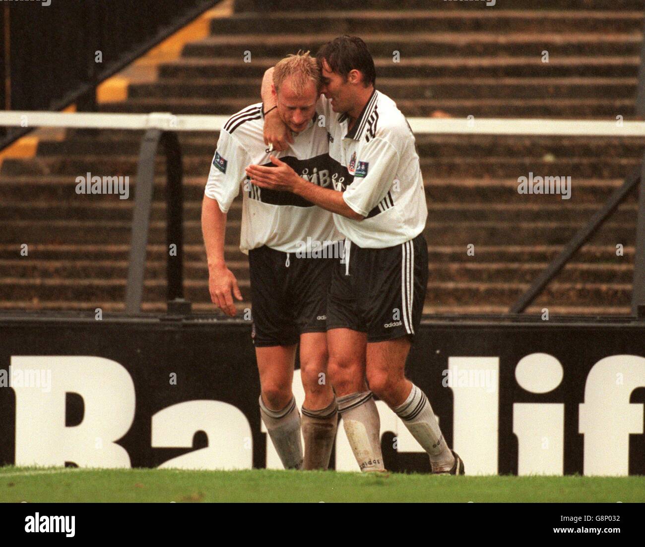 Soccer - Nationwide League Division Two - Fulham v Blackpool. Fulham's Paul Moody (left) and Micky Conroy (right) celebrate Stock Photo
