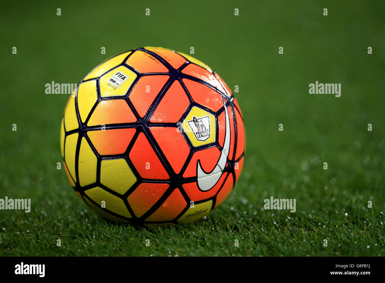 An official Nike Barclays Premier League match ball on the pitch before the  game, during the Barclays Premier League match at the Vitality Stadium,  Bournemouth Stock Photo - Alamy