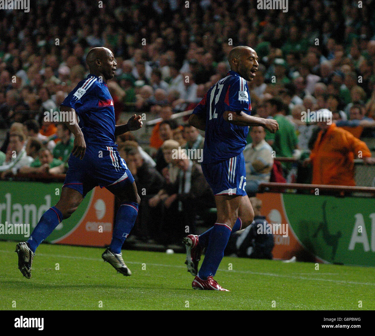 Soccer - FIFA World Cup 2006 Qualifier - Group Four - Ireland v France - Lansdowne Road Stock Photo