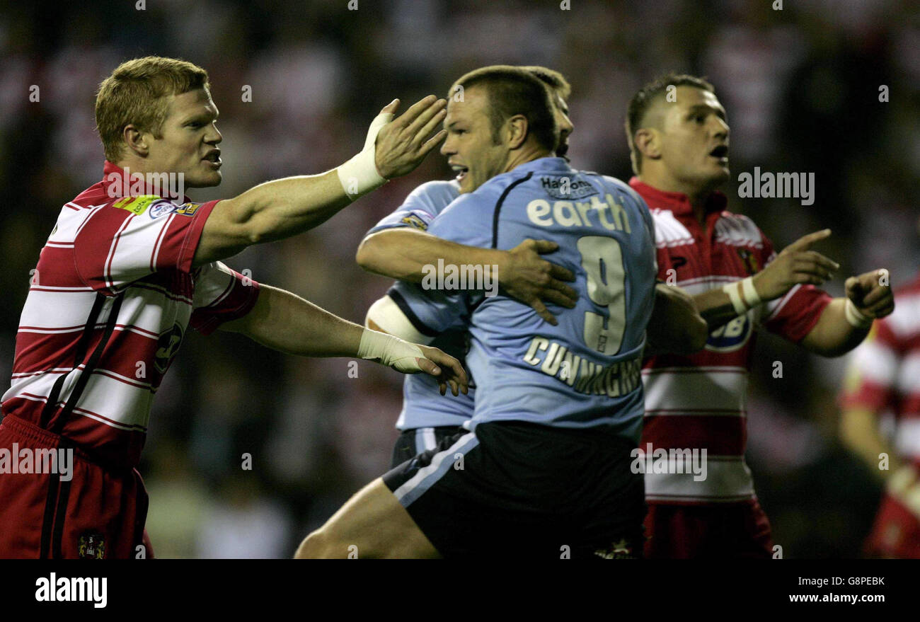 Wigan Warriors Players In Red Complain As St Helens Kieron Cunningham C Celebrates 