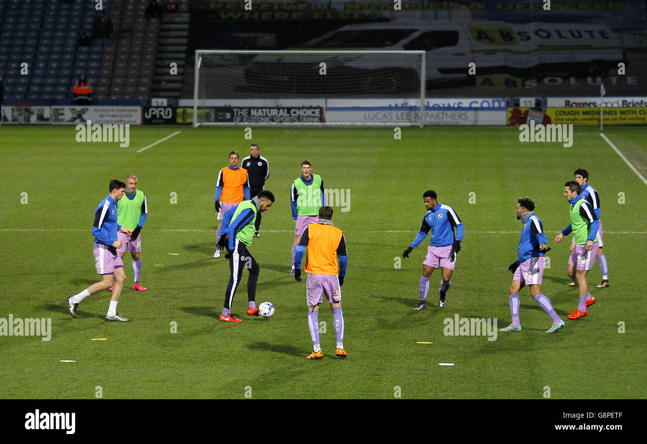 Huddersfield Town v Reading - Sky Bet Championship - John Smith's Stadium. Reading players during warmup. Stock Photo