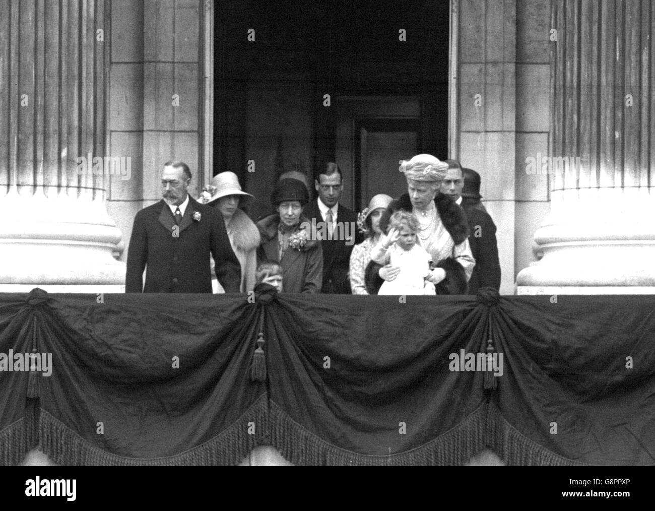 Royal Family at Buckingham Palace Stock Photo Alamy