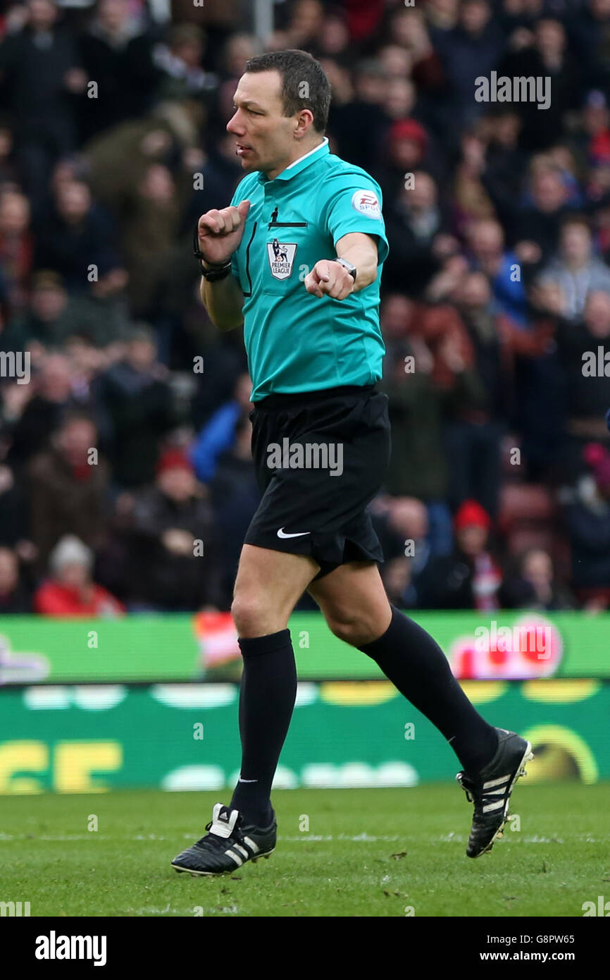 Stoke v Aston Villa - Barclays Premier League - Britannia Stadium. Match referee Kevin Friend Stock Photo