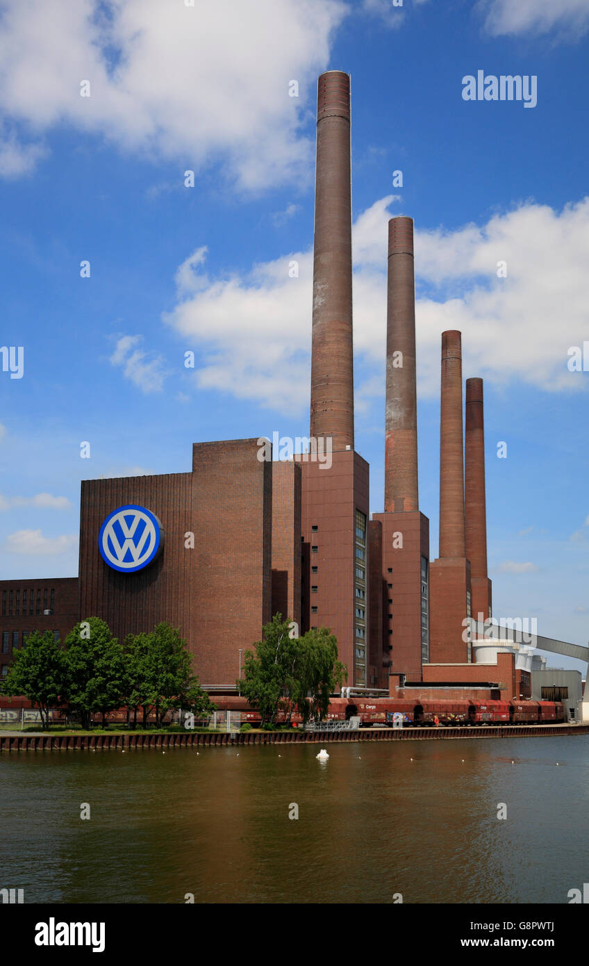 Wolfsburg, Power station of VOLKSWAGEN factory at Mittelland Canal, Lower  Saxony, Germany, Europe Stock Photo - Alamy