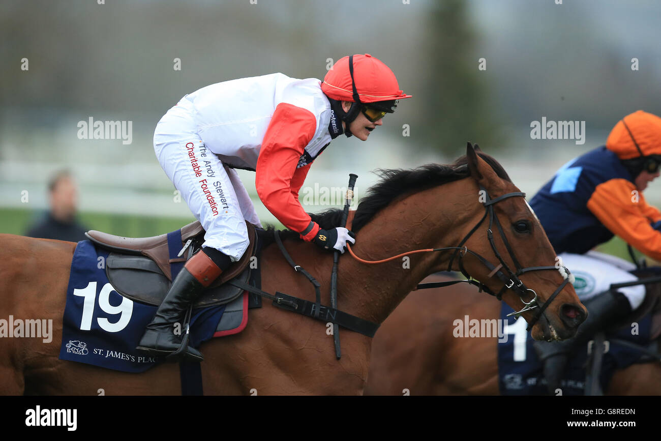 Pacha Du Polder ridden by Victoria Pendleton in action in the St. James's Place Foxhunter Chase Challenge Cup during Gold Cup Day of the 2016 Cheltenham Festival at Cheltenham Racecourse. PRESS ASSOCIATION Photo. Picture date: Friday March 18, 2016. See PA story RACING Pendleton. Photo credit should read: Mike Egerton/PA Wire. Stock Photo