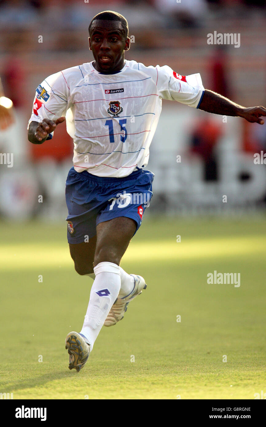 Soccer CONCACAF Gold Cup 2005 Group A Colombia v Panama Orange