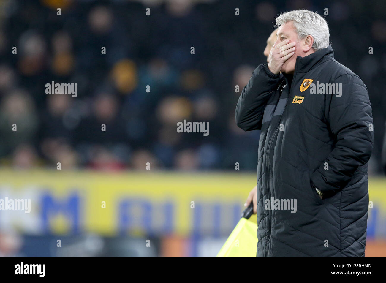 Hull City manager Steve Bruce during the Sky Bet Championship match at the KC Stadium, Hull. Stock Photo