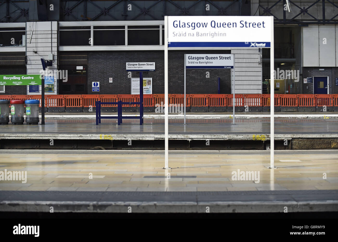 Engineering works at Queen Street Station in Glasgow, as rail commuters are advised to plan their trips and expect longer journey times as the major rail tunnel renovation got under way. Stock Photo