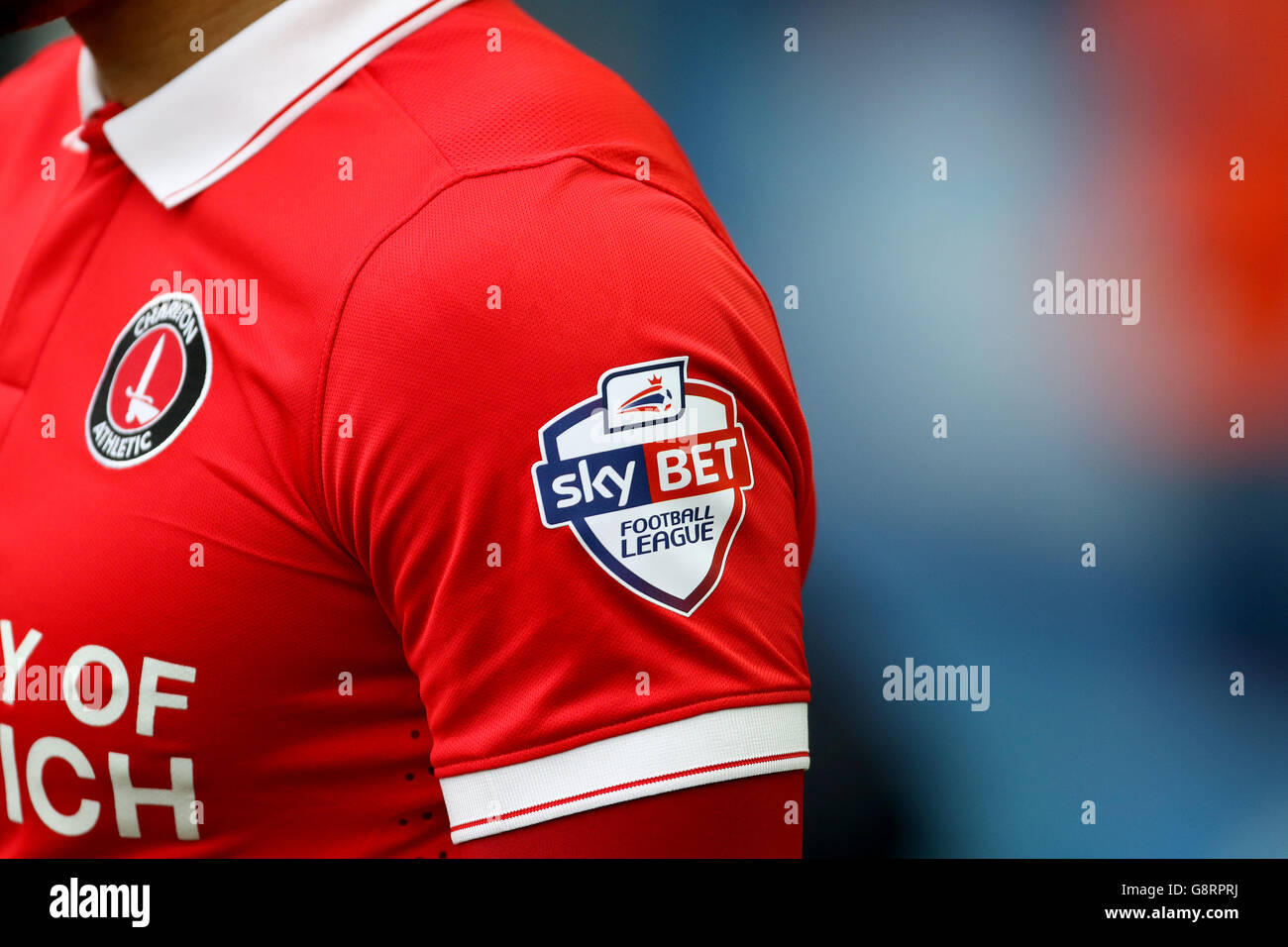 Charlton football shirt hi-res stock photography and images - Alamy