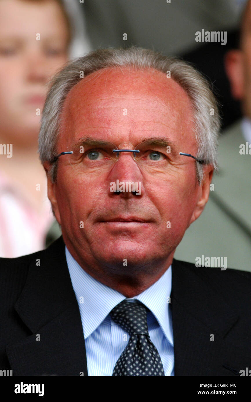 Sven goran eriksson anfield hi-res stock photography and images - Alamy