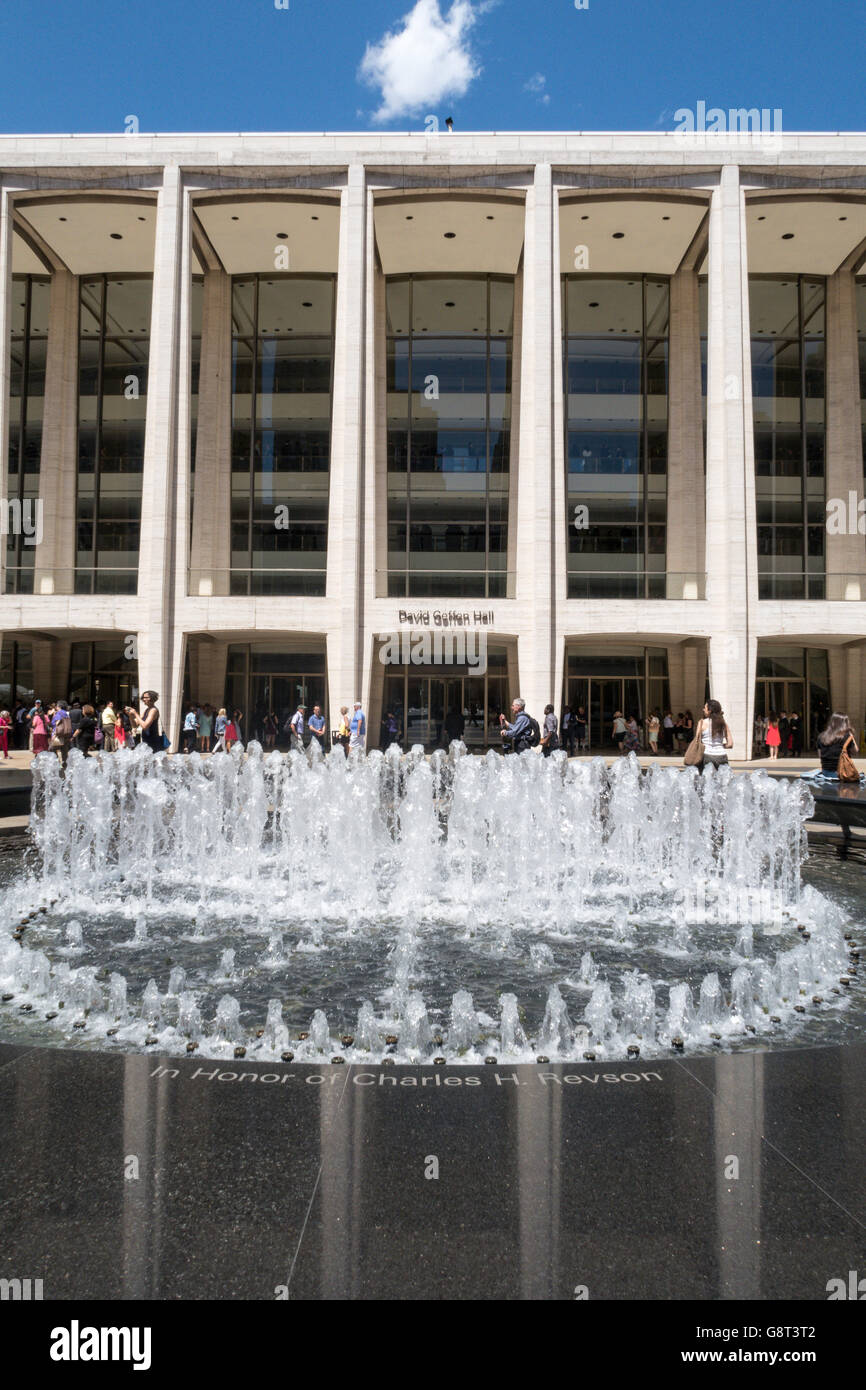 Lincoln Center for the Performing Arts, fountain and plaza, NYC Stock Photo