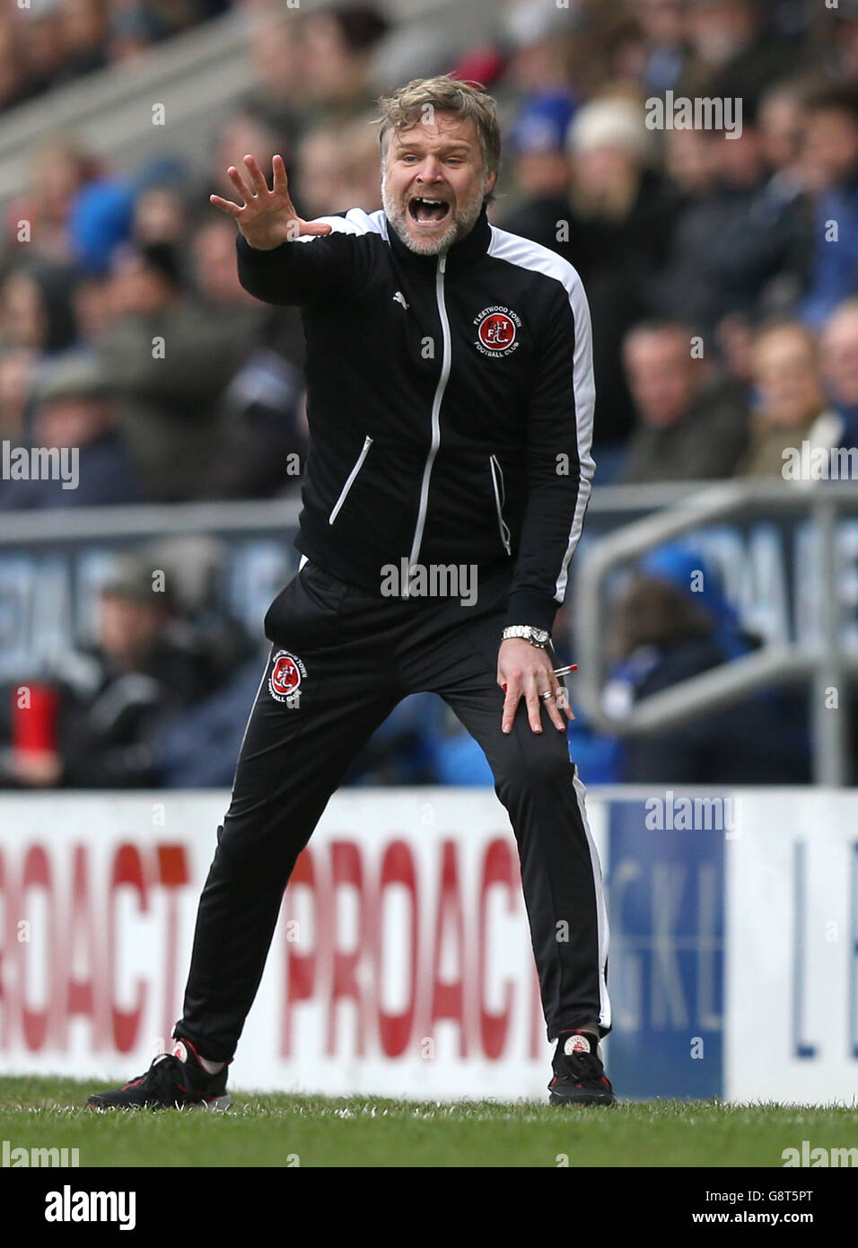 Chesterfield v Fleetwood Town - Sky Bet League One - Proact Stadium. Fleetwood Town manager Steven Pressley gestures on the touchline Stock Photo