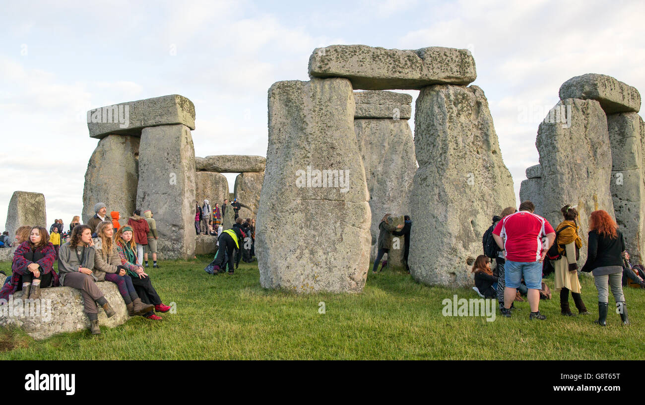 Festival Goers The Summer Solstice At Stonehenge UK Stock Photo