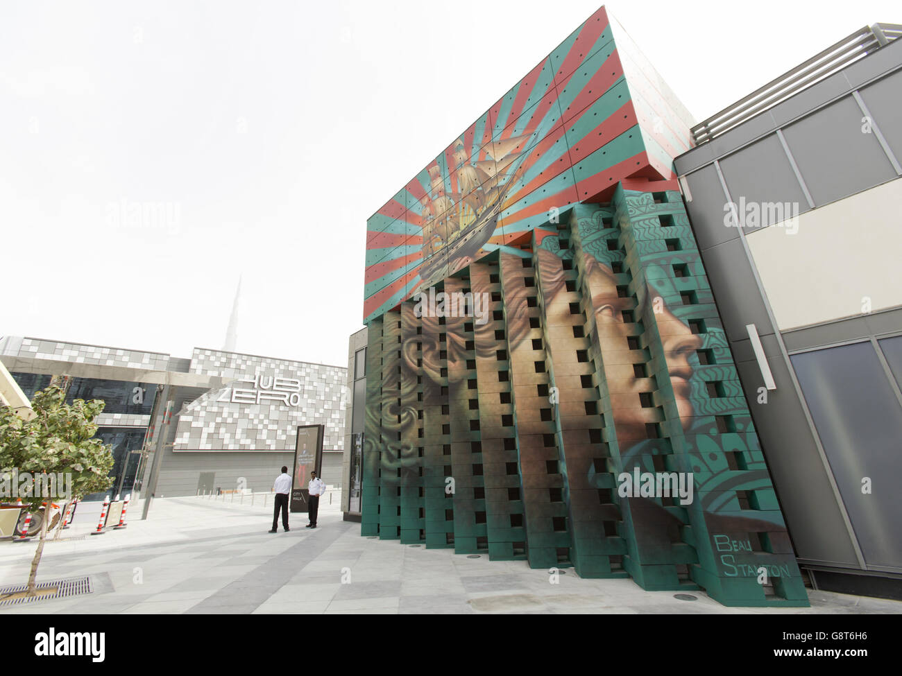 Dubai Walls Street Art Stock Photo Alamy