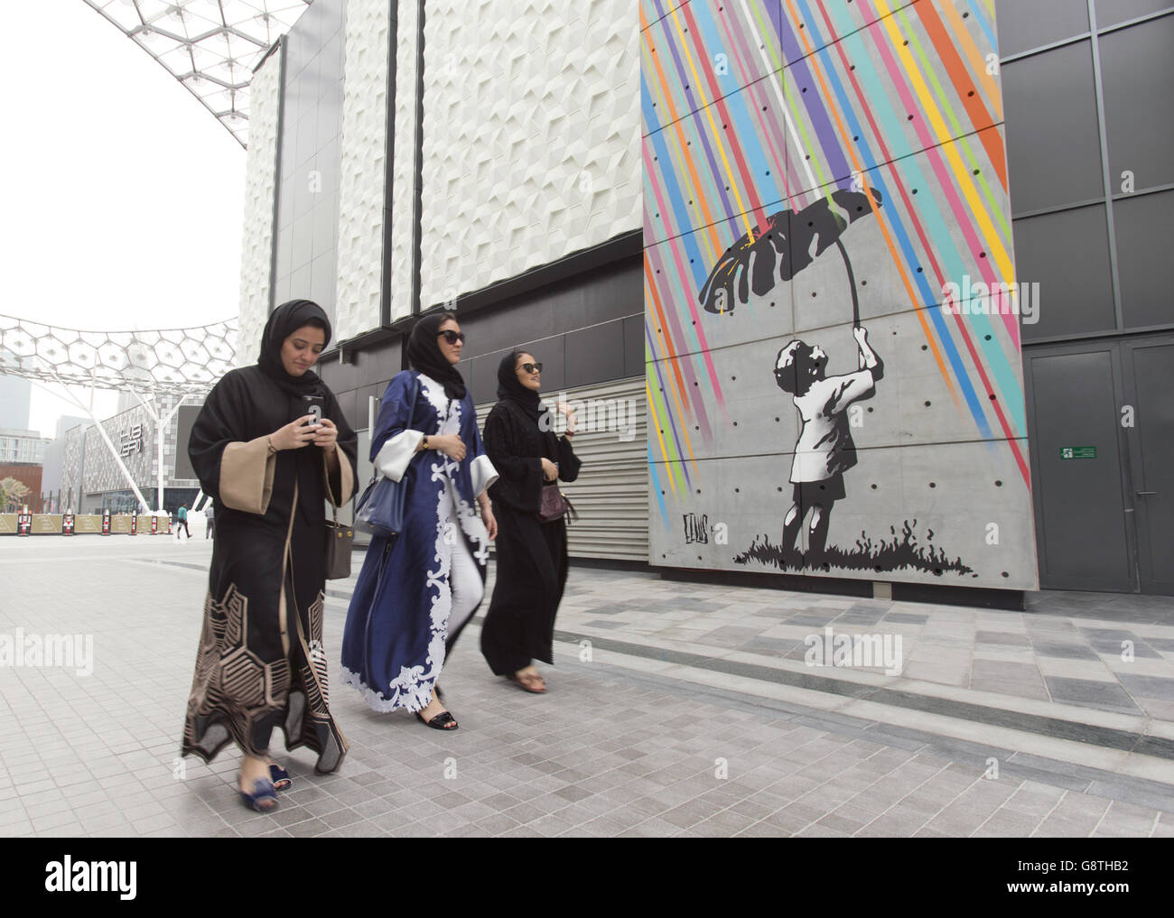Dubai Walls Street Art Stock Photo Alamy
