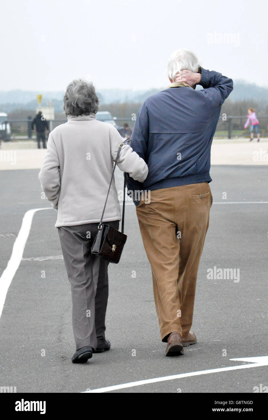 News social elderly hi-res stock photography and images - Alamy