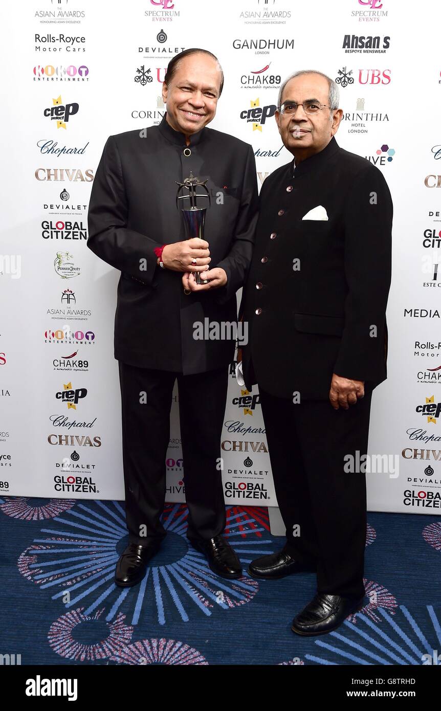 Sri Prakash Lohia wins the Business Leader of the year Award, presented