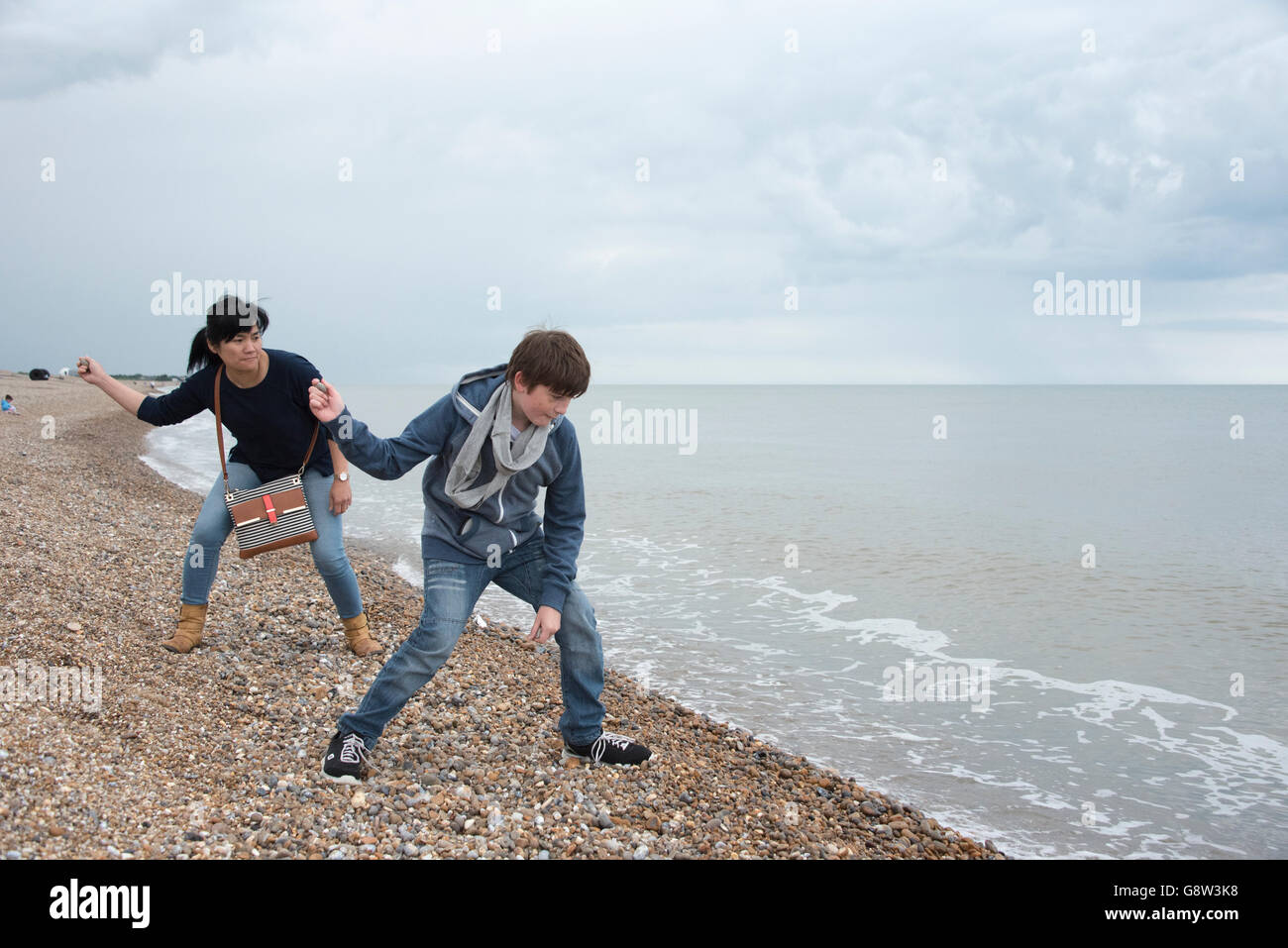 Skimming stones hires stock photography and images Alamy